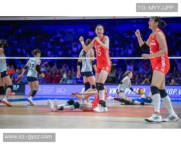 中国女排迎战乌克兰女排全力争胜展现拼搏精神与团队合作魅力